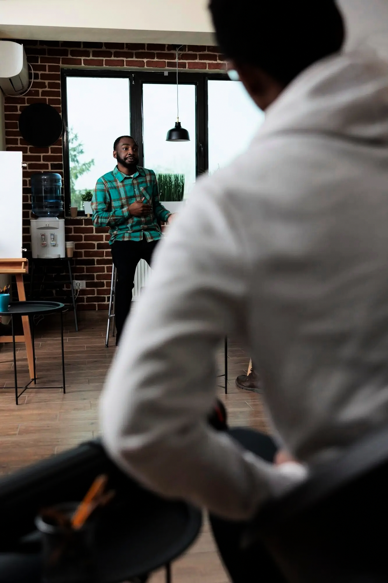 Plano que muestra controles en capas para sistemas KPI y OKR